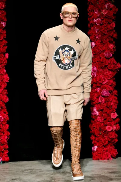 Look 35